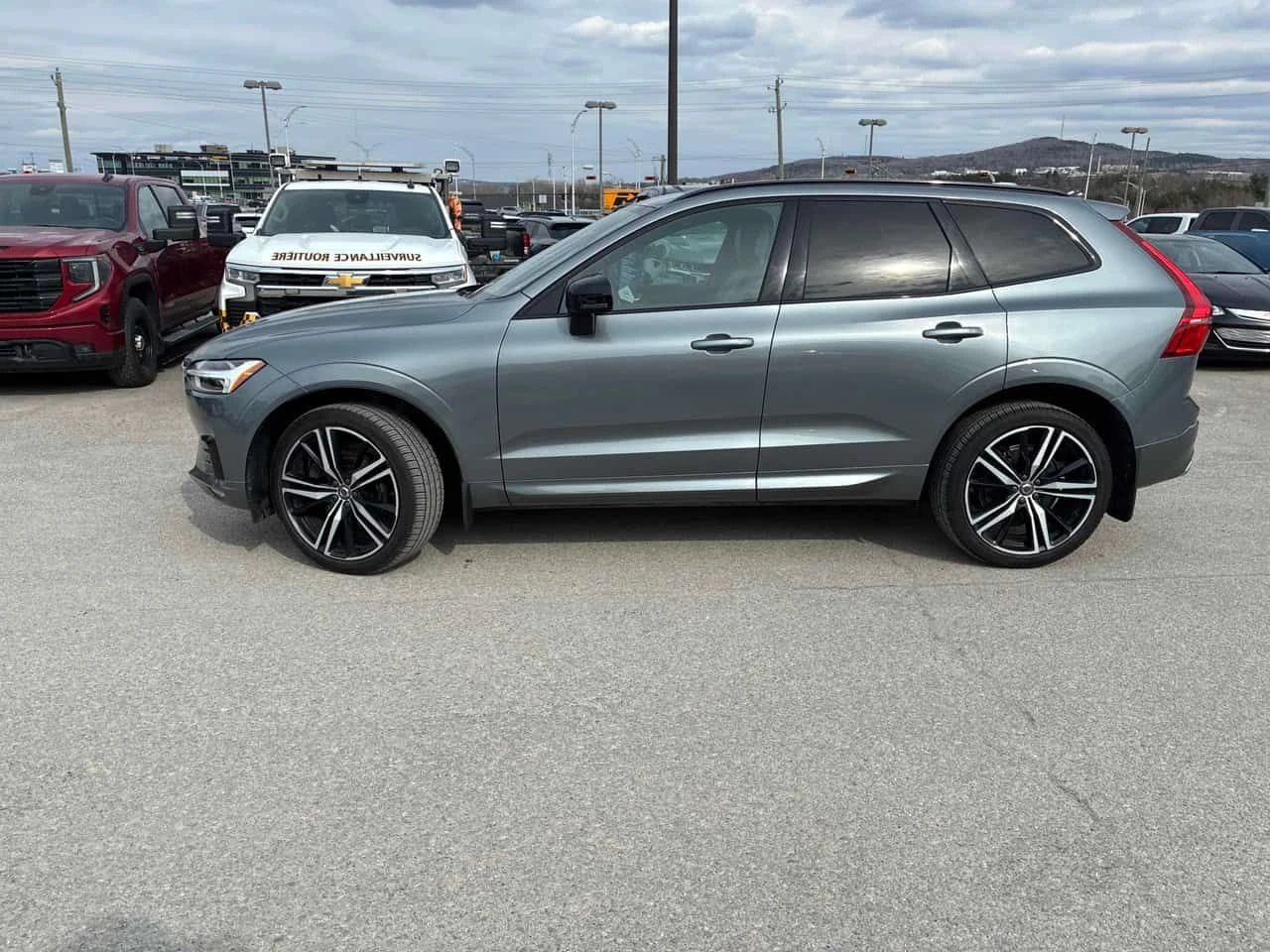 Volvo XC60 * R Design * CARFAX * БЕЗ ПЪРВОНАЧАЛНА ВНОСКА, снимка 2 - Автомобили и джипове - 55000171