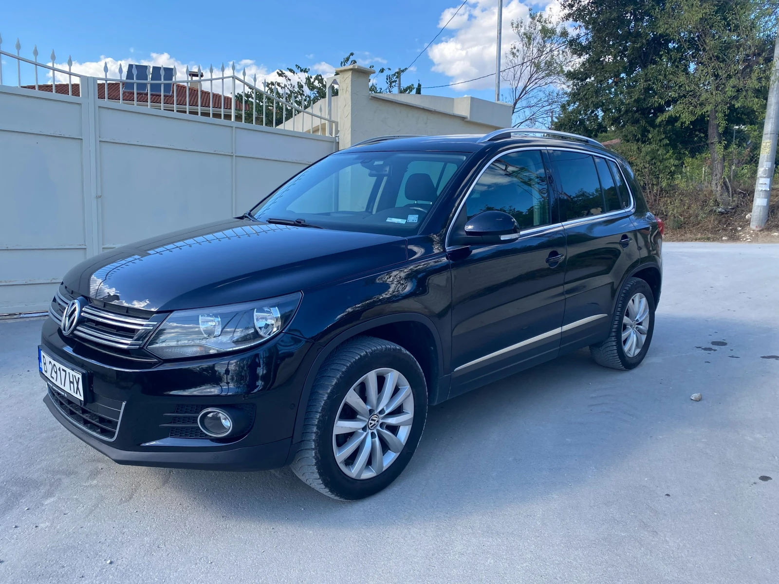 VW Tiguan, снимка 11 - Автомобили и джипове - 56158726