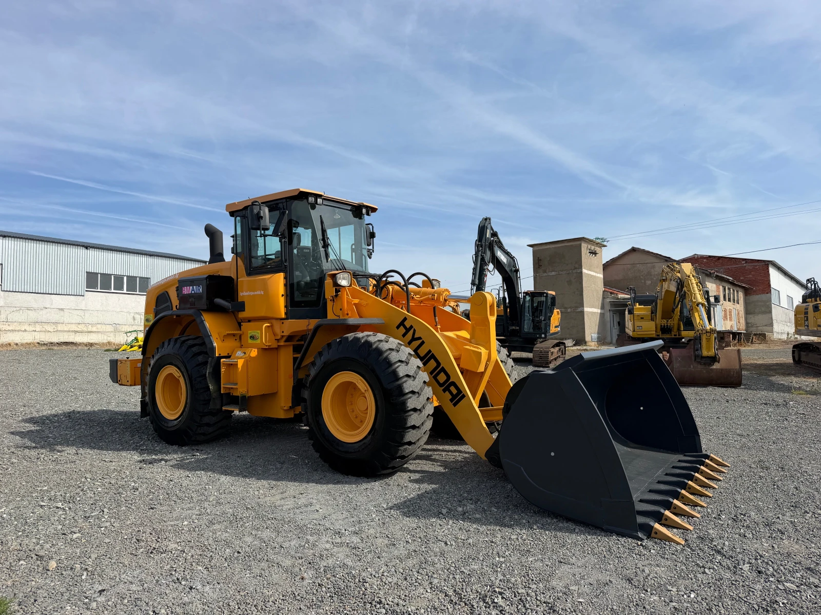 Челен товарач Hyundai HL 960 НОВИ ГУМИ НОВА КОФА ЛИЗИНГ