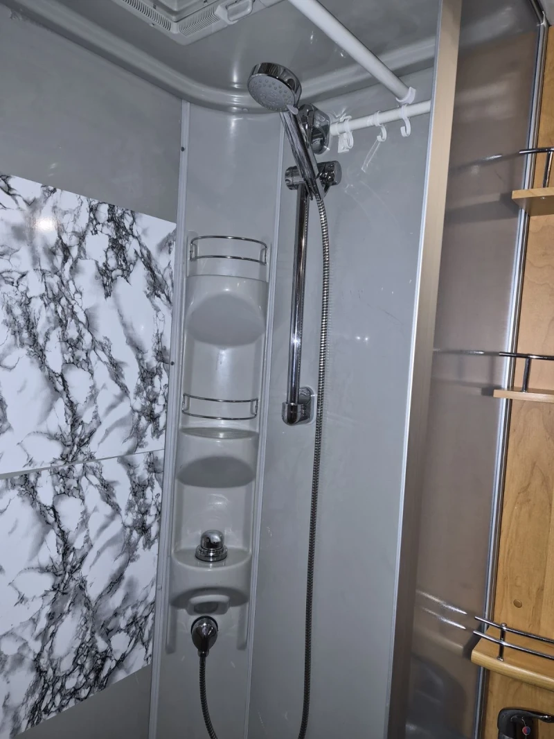 Кемпер Concorde Charisma 800, снимка 14 - Каравани и кемпери - 53418540