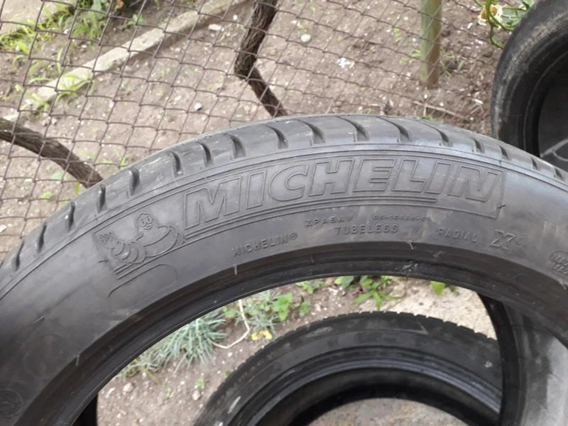 Гуми Летни 275/40R19, снимка 3 - Гуми и джанти - 22164836