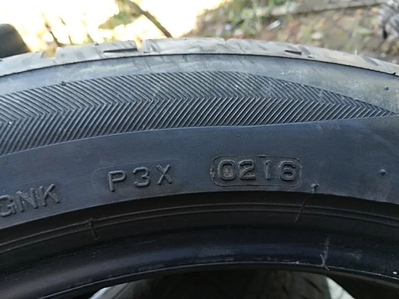 Гуми Летни 275/40R19, снимка 7 - Гуми и джанти - 22851703