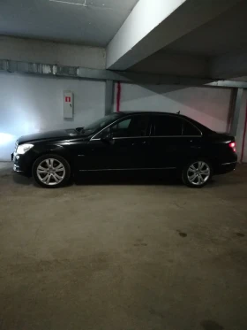 Mercedes-Benz C 250 Седан, снимка 9