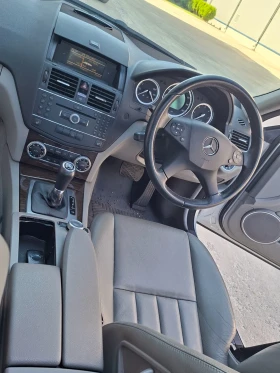 Mercedes-Benz C 320, снимка 11