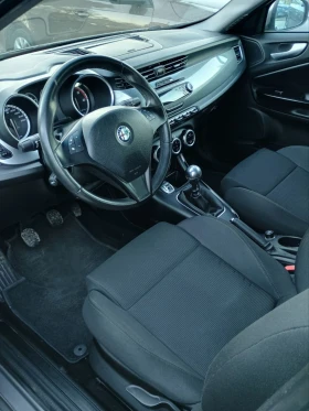 Alfa Romeo Giulietta ПЕРФЕКТНА! 1.6Mjet 105кс Сервизни документи!, снимка 7