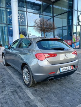 Alfa Romeo Giulietta ПЕРФЕКТНА! 1.6Mjet 105кс Сервизни документи!, снимка 4