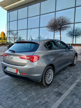 Alfa Romeo Giulietta ПЕРФЕКТНА! 1.6Mjet 105кс Сервизни документи!, снимка 5