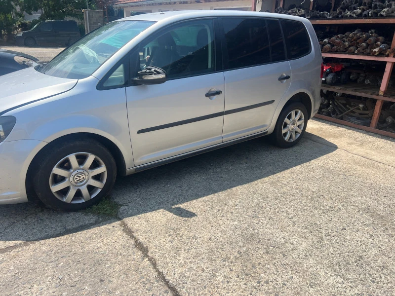 VW Touran 1.6 tdi 2.0 tdi, снимка 2 - Автомобили и джипове - 46631039