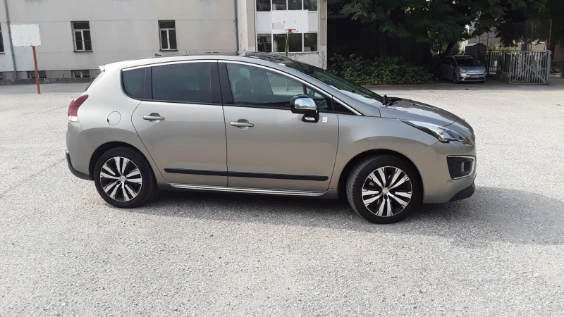 Peugeot 3008 Hybrid 4 SWISS, снимка 2 - Автомобили и джипове - 47156435