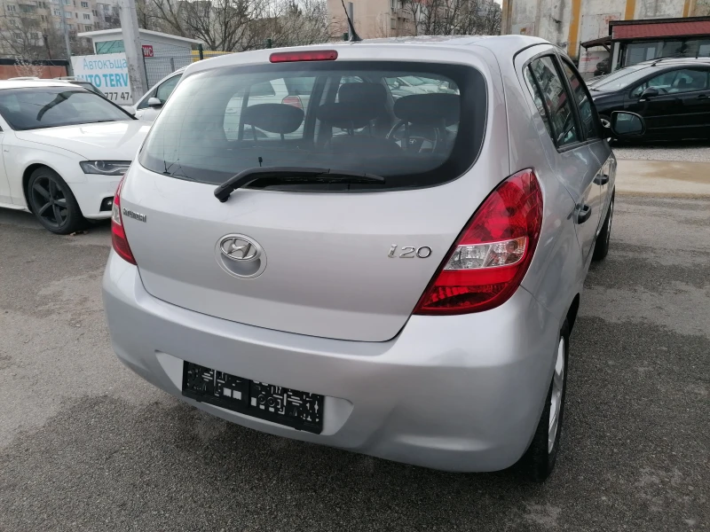 Hyundai I20 1.3i 94000хл, снимка 4 - Автомобили и джипове - 49490481