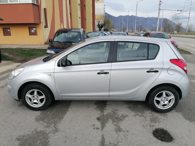 Hyundai I20 1.3i 94000хл, снимка 6 - Автомобили и джипове - 49490481