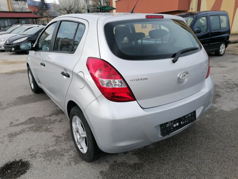 Hyundai I20 1.3i 94000хл, снимка 5 - Автомобили и джипове - 49490481