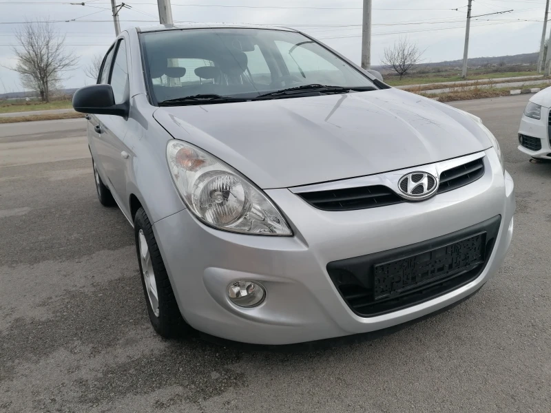 Hyundai I20 1.3i 94000хл, снимка 2 - Автомобили и джипове - 49490481