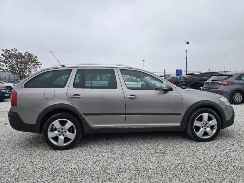 Skoda Octavia Scout , снимка 11 - Автомобили и джипове - 51154138