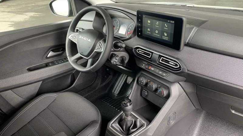 Dacia Jogger НОВ!1.0TCe/110HP/EXPRESSION/LED/PDC/CAM/CARPL/173v, снимка 8 - Автомобили и джипове - 49762803