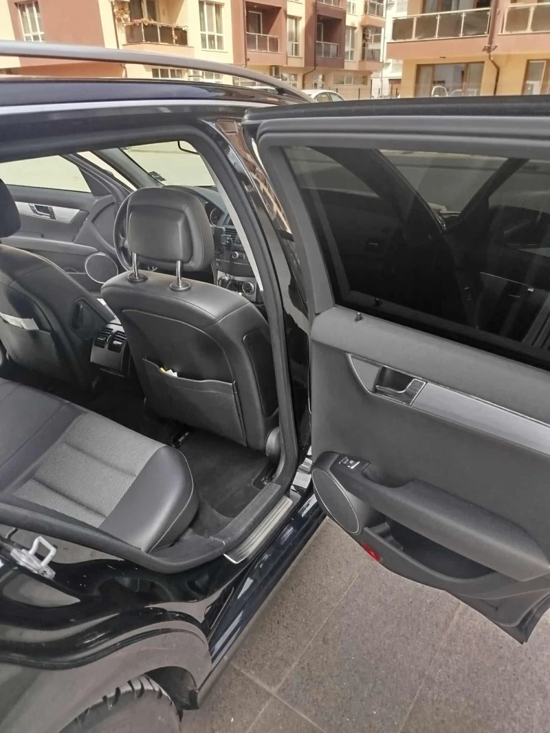 Mercedes-Benz C 180 Бензин, снимка 6 - Автомобили и джипове - 52702480