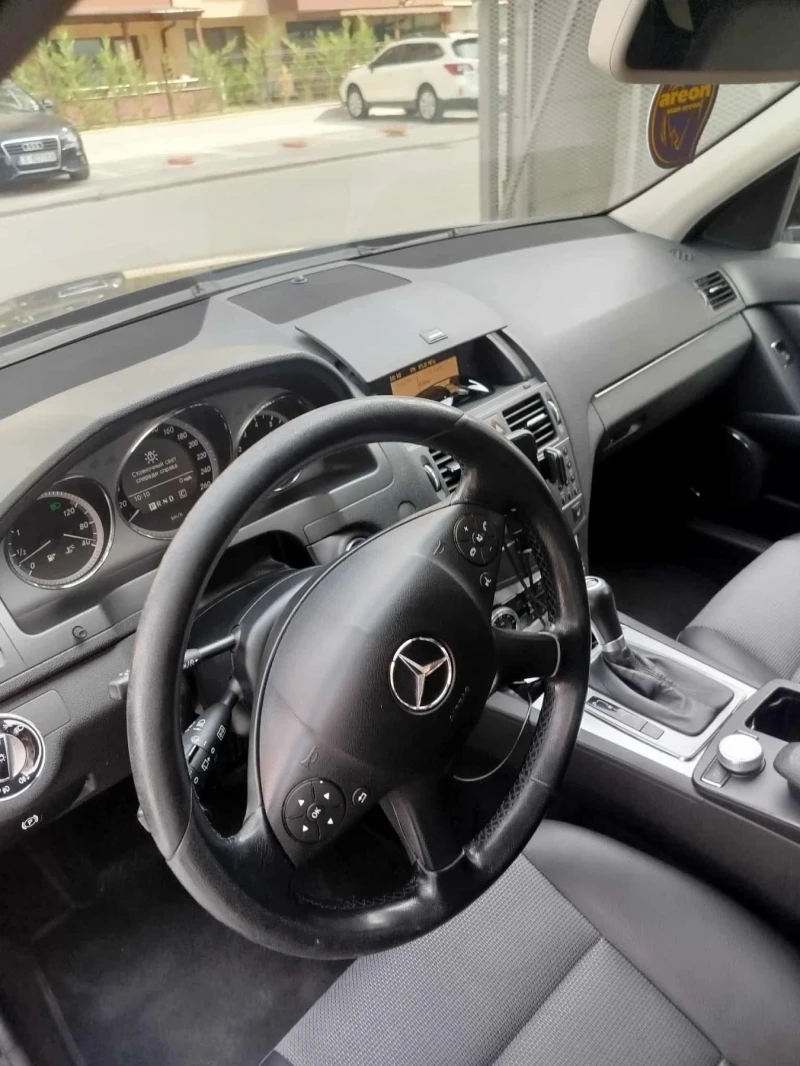 Mercedes-Benz C 180 Бензин, снимка 9 - Автомобили и джипове - 52702480