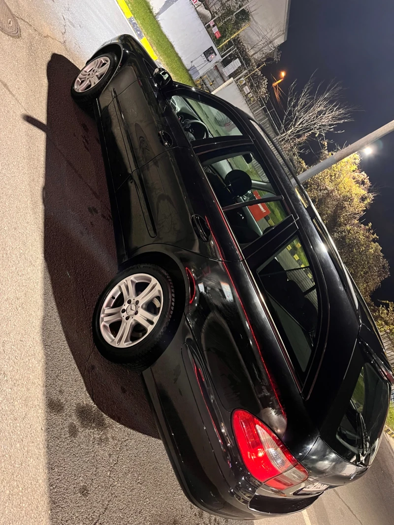 Mercedes-Benz E 220, снимка 2 - Автомобили и джипове - 52418762