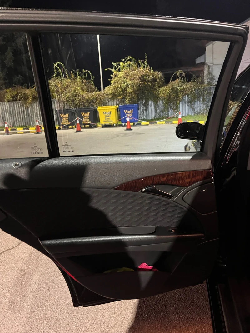 Mercedes-Benz E 220, снимка 12 - Автомобили и джипове - 52418762
