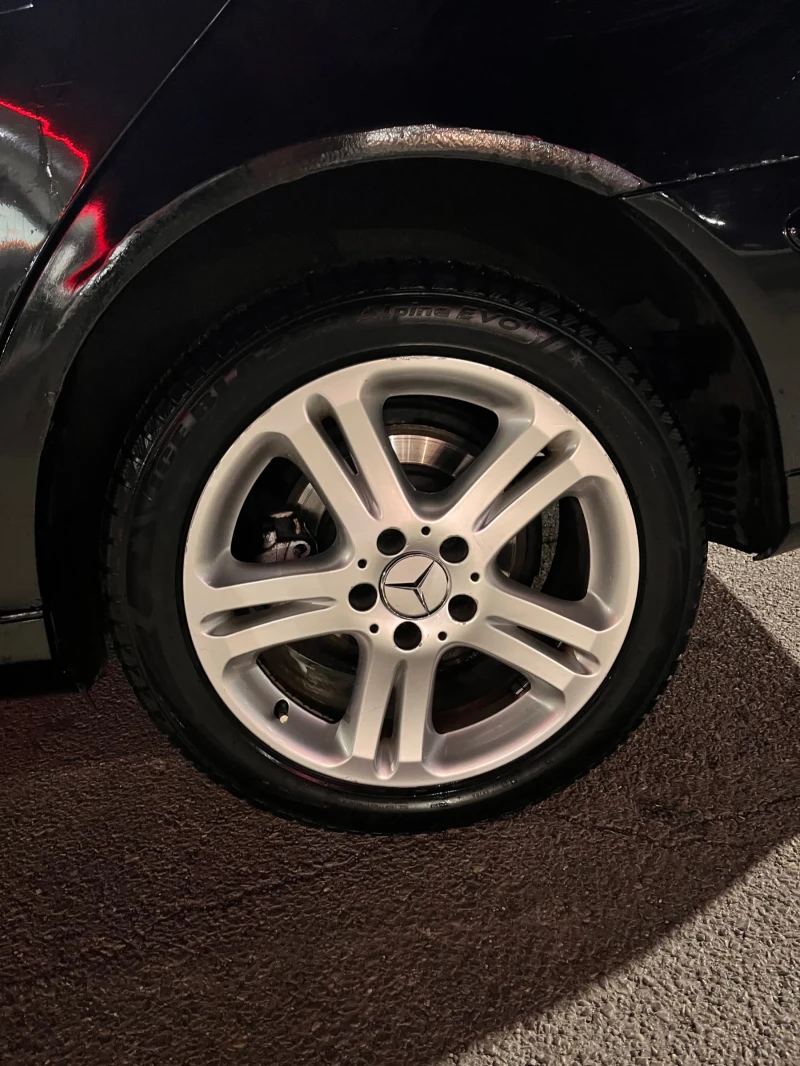 Mercedes-Benz E 220, снимка 15 - Автомобили и джипове - 52418762