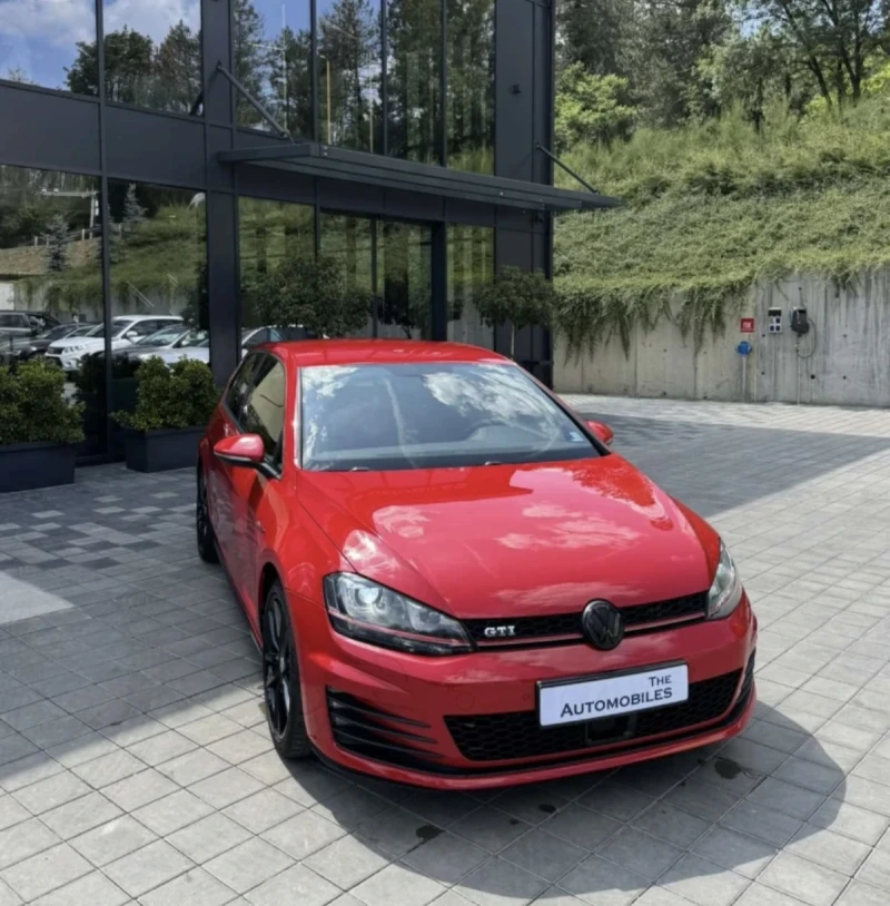 VW Golf GTI AKRAPOVIC