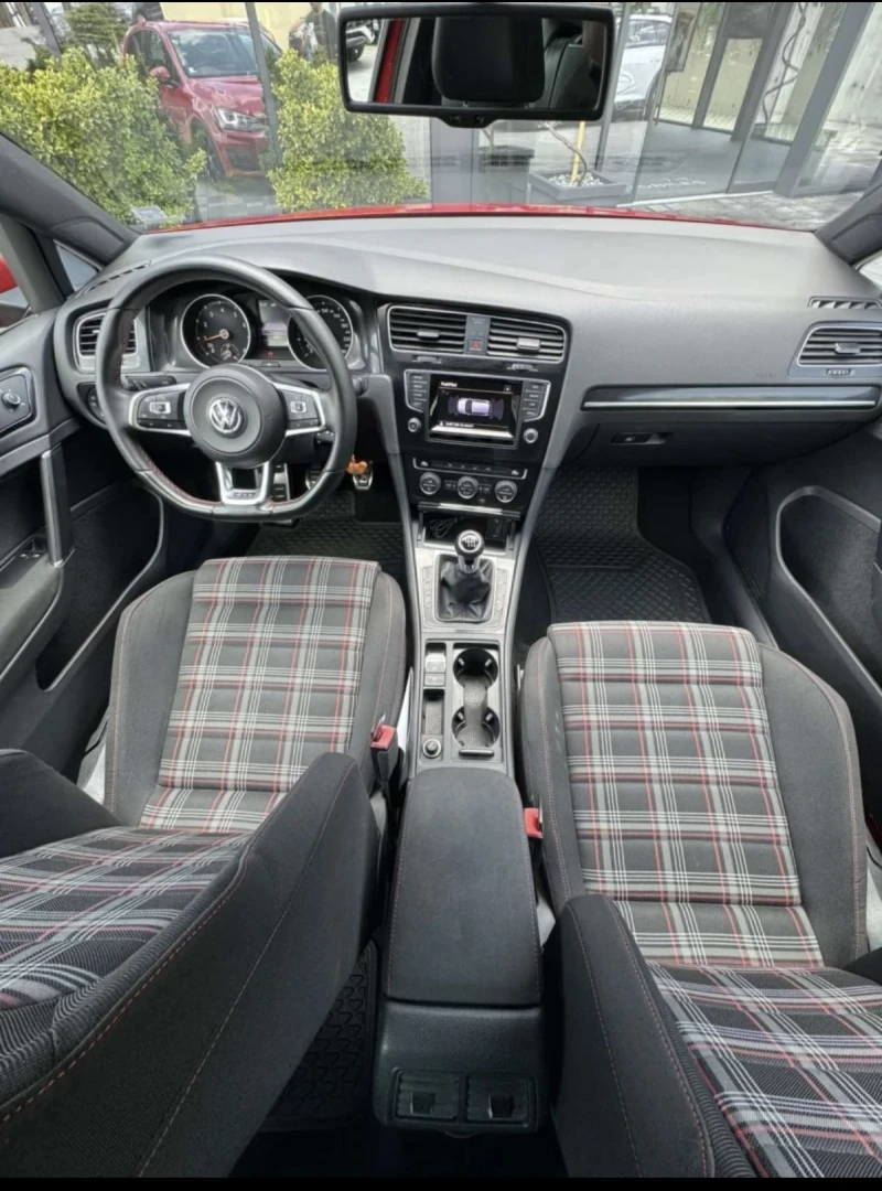 VW Golf GTI AKRAPOVIC, снимка 10 - Автомобили и джипове - 52477632