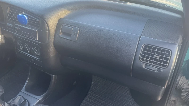 VW Golf 1.8, снимка 7 - Автомобили и джипове - 53256392