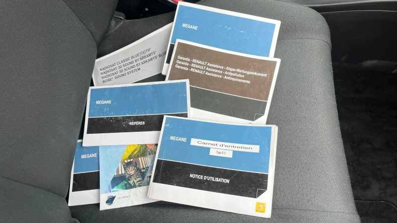 Renault Megane 1.6, снимка 12 - Автомобили и джипове - 53274966