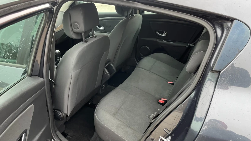 Renault Megane 1.6, снимка 8 - Автомобили и джипове - 53274966