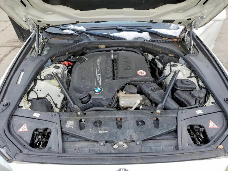 BMW 535 XI* Мемори* Подгреви* Keyless* Камера, снимка 11 - Автомобили и джипове - 53563929