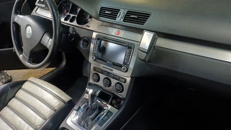 VW Passat B6, снимка 8 - Автомобили и джипове - 53572914