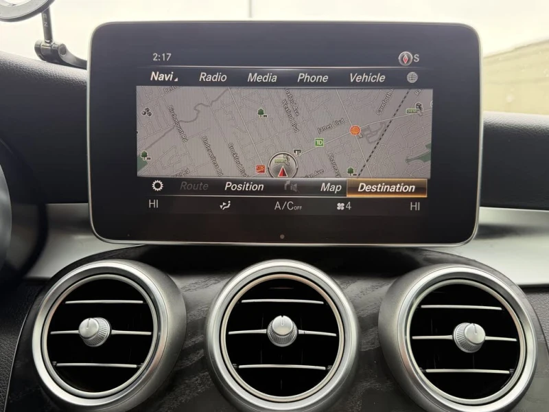 Mercedes-Benz C 300 4MATIC* АвтоКредит* (Цена до БГ) , снимка 11 - Автомобили и джипове - 53586851