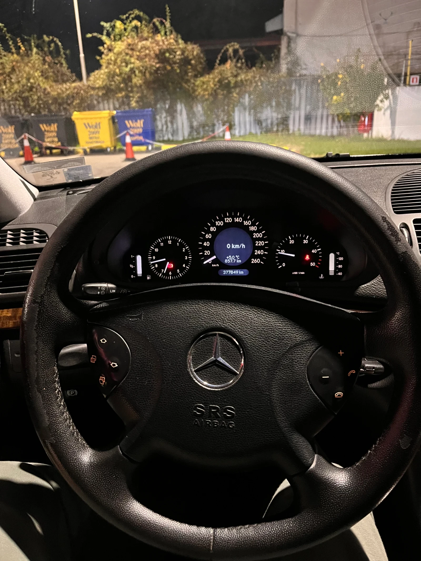 Mercedes-Benz E 220  - изображение 7