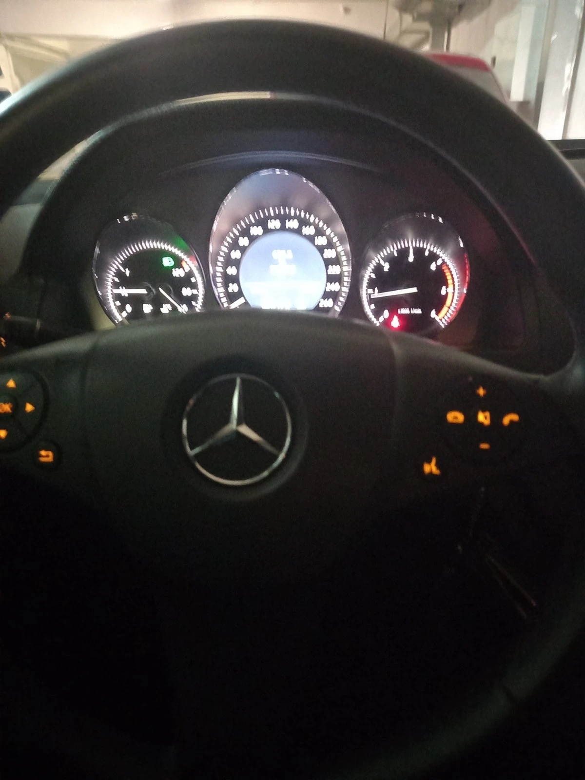 Mercedes-Benz C 250 Седан - изображение 7