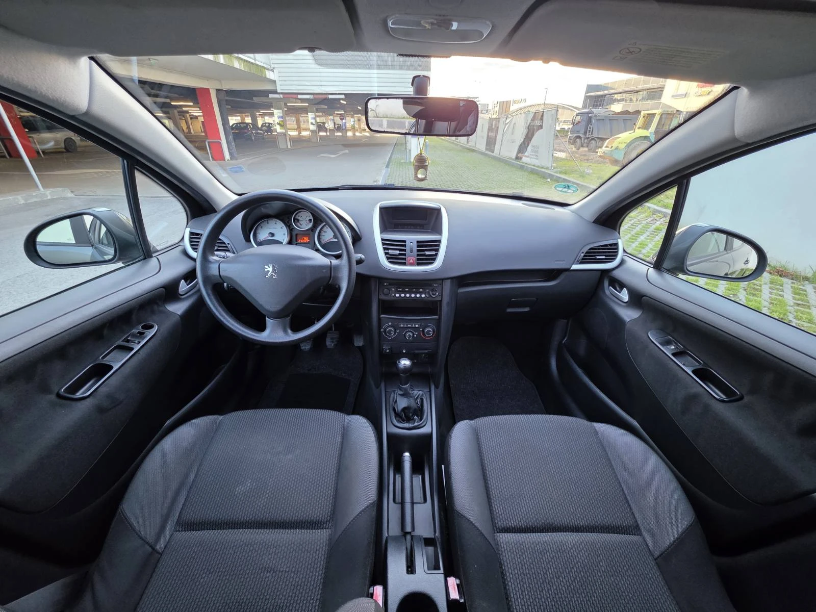 Peugeot 207 1.4i LPG SW - изображение 9