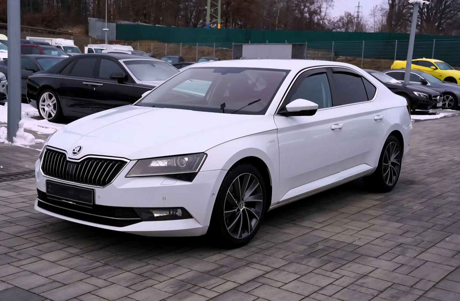 Skoda Superb  2.0 TDI 4x4 L&K DSG - изображение 7