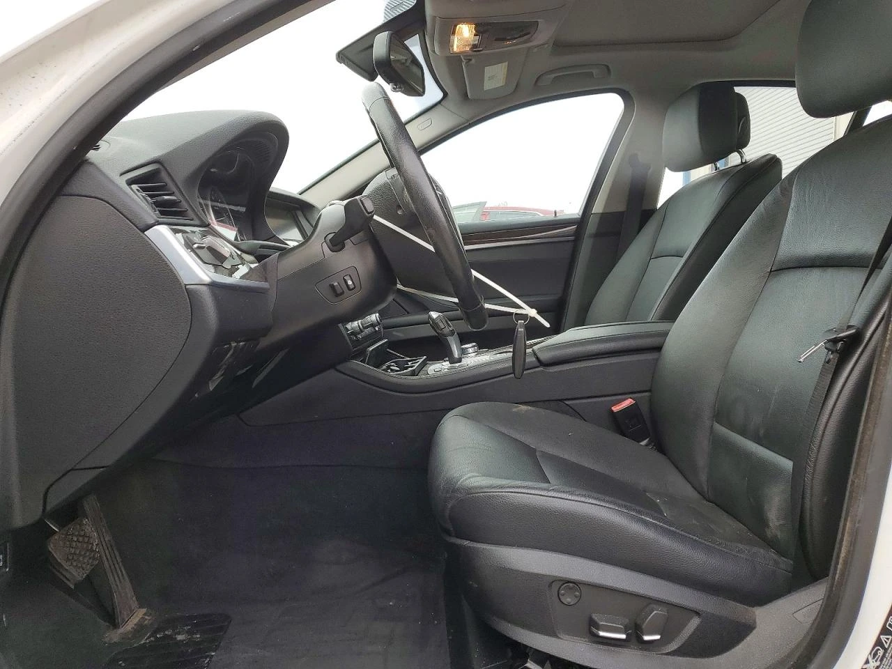BMW 535 XI* Мемори* Подгреви* Keyless* Камера - изображение 7