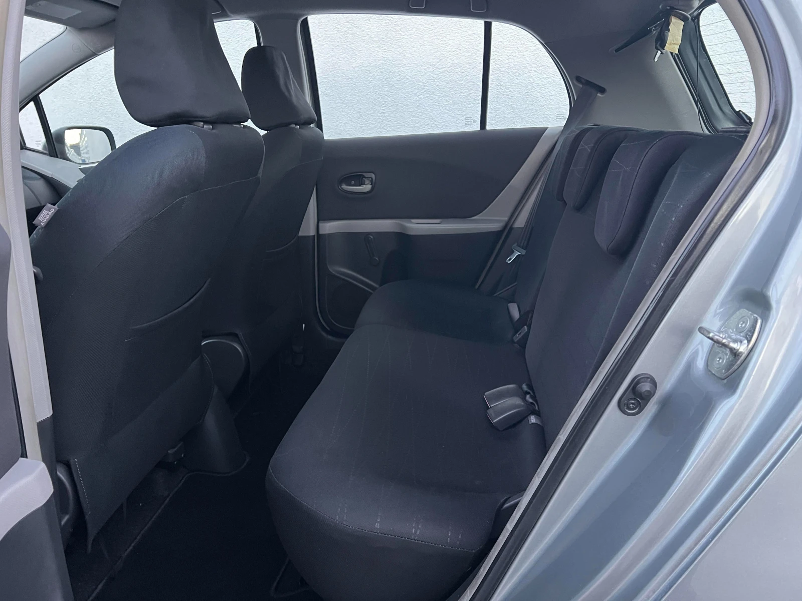 Toyota Yaris 1.3VVTi ��������� | Mobile.bg � ����������� 12