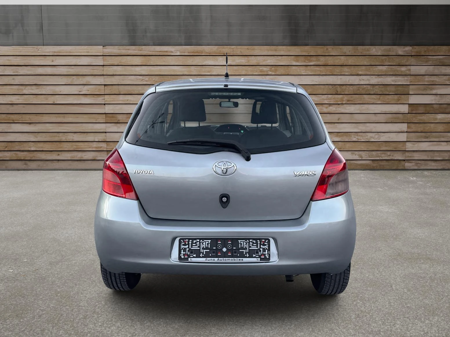 Toyota Yaris 1.3VVTi Автоматик - изображение 5