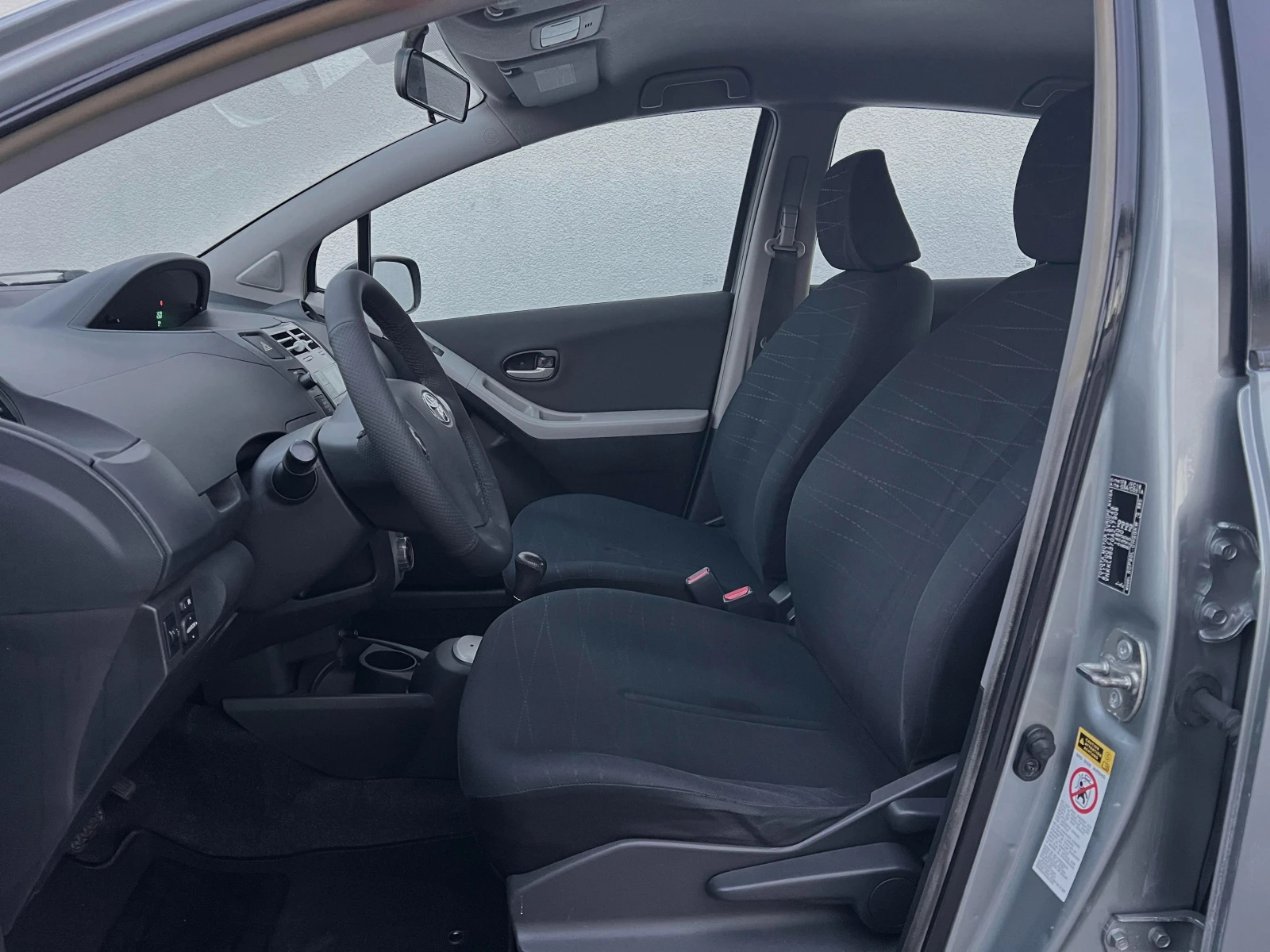 Toyota Yaris 1.3VVTi ��������� | Mobile.bg � ����������� 11