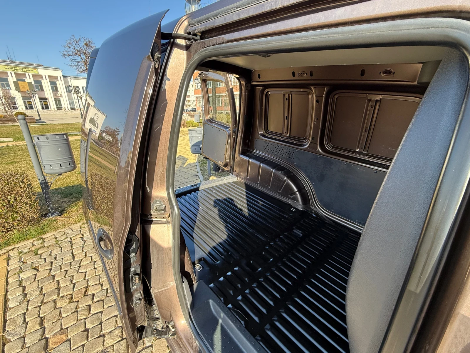 VW Caddy 1.6 TDI DSG , снимка 10 - Автомобили и джипове - 53888332