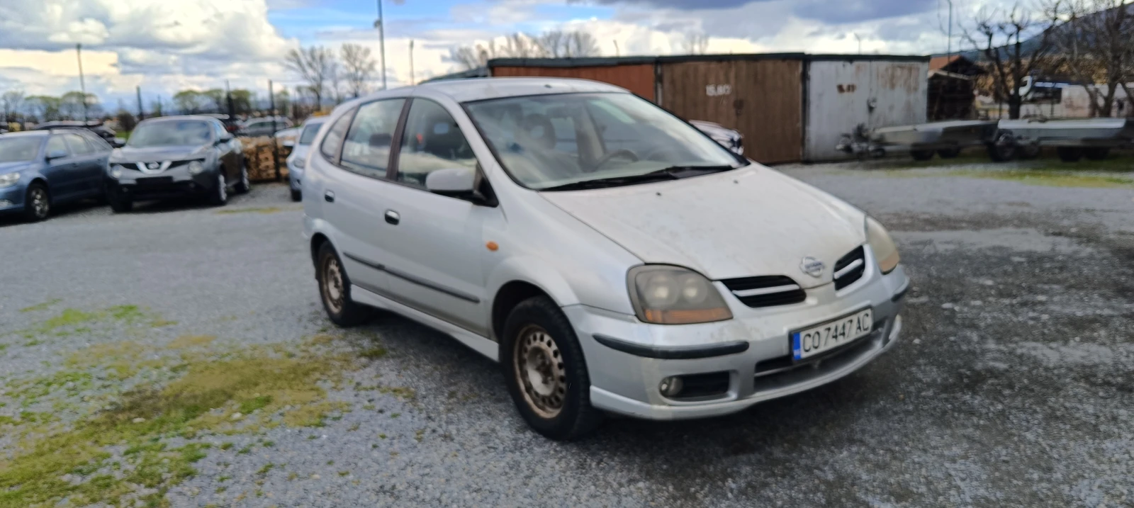 Nissan Almera tino 1.8 .газ, снимка 2 - Автомобили и джипове - 54082707