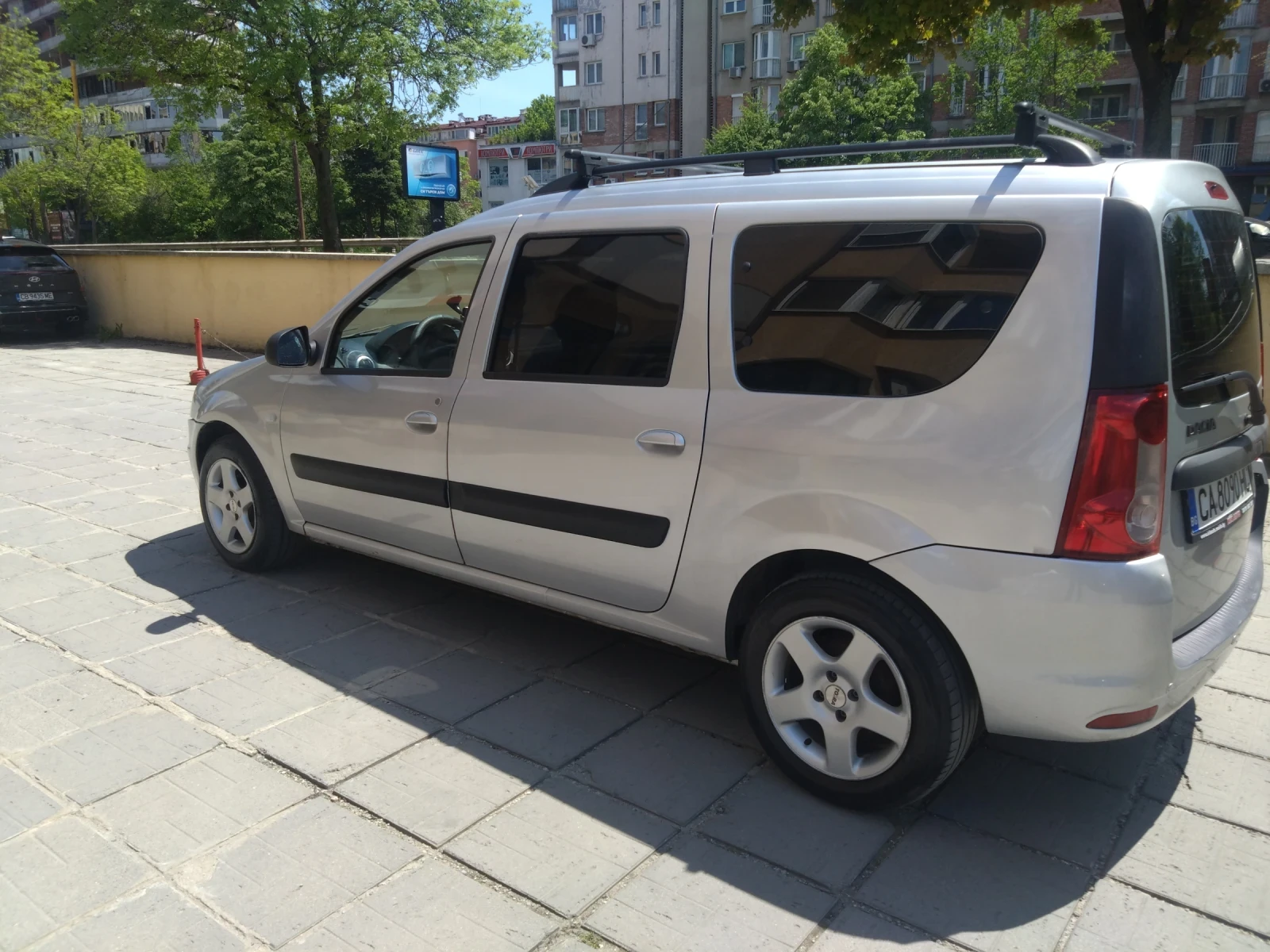 Dacia Logan 1.5 DCI 6+ 1 , снимка 5 - Автомобили и джипове - 54440291