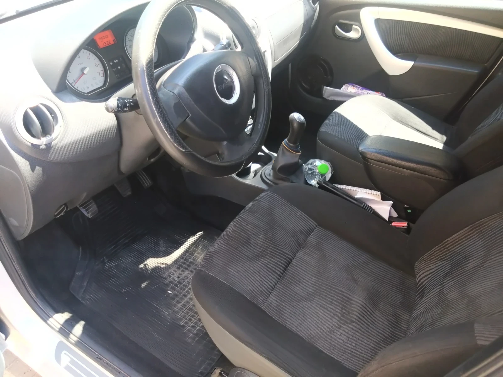 Dacia Logan 1.5 DCI 6+ 1 , снимка 13 - Автомобили и джипове - 54440291