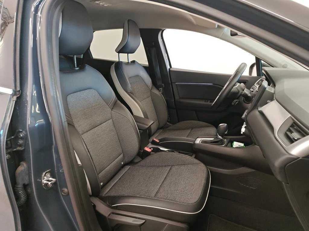 Renault Captur 1.6 Intens - Hybrid, снимка 8 - Автомобили и джипове - 54603489