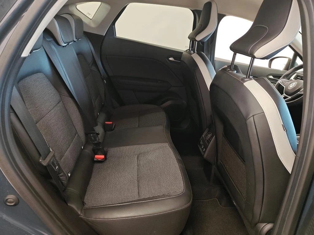 Renault Captur 1.6 Intens - Hybrid, снимка 9 - Автомобили и джипове - 54603489