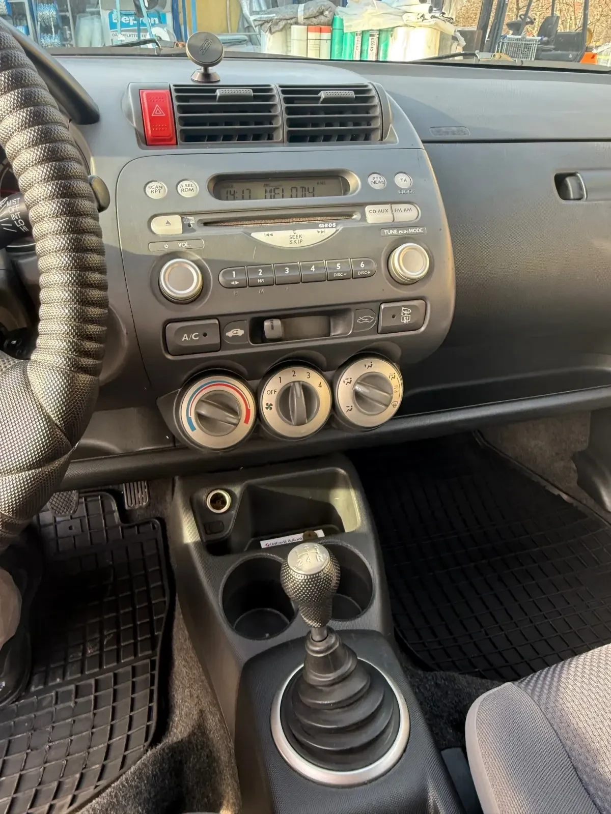 Honda Jazz 1.3, снимка 7 - Автомобили и джипове - 54607782