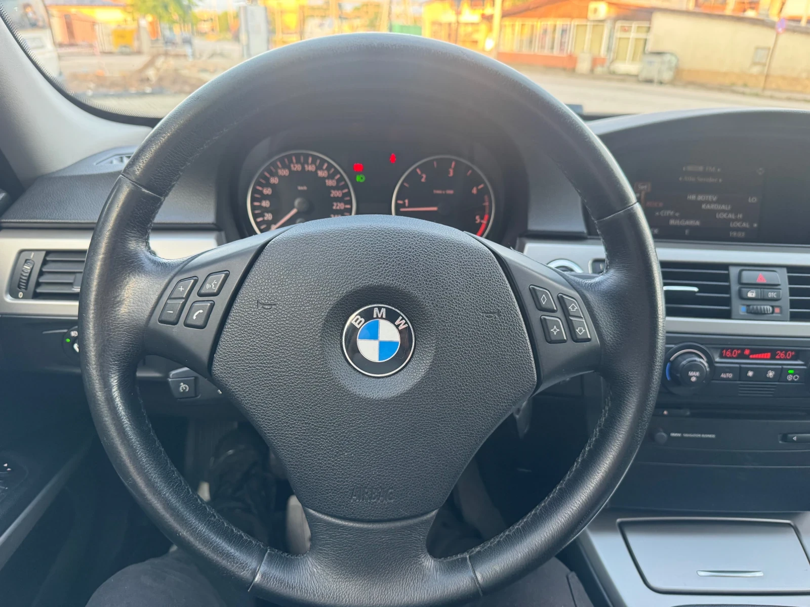 BMW 320 320D 163к.с, снимка 14 - Автомобили и джипове - 54879894