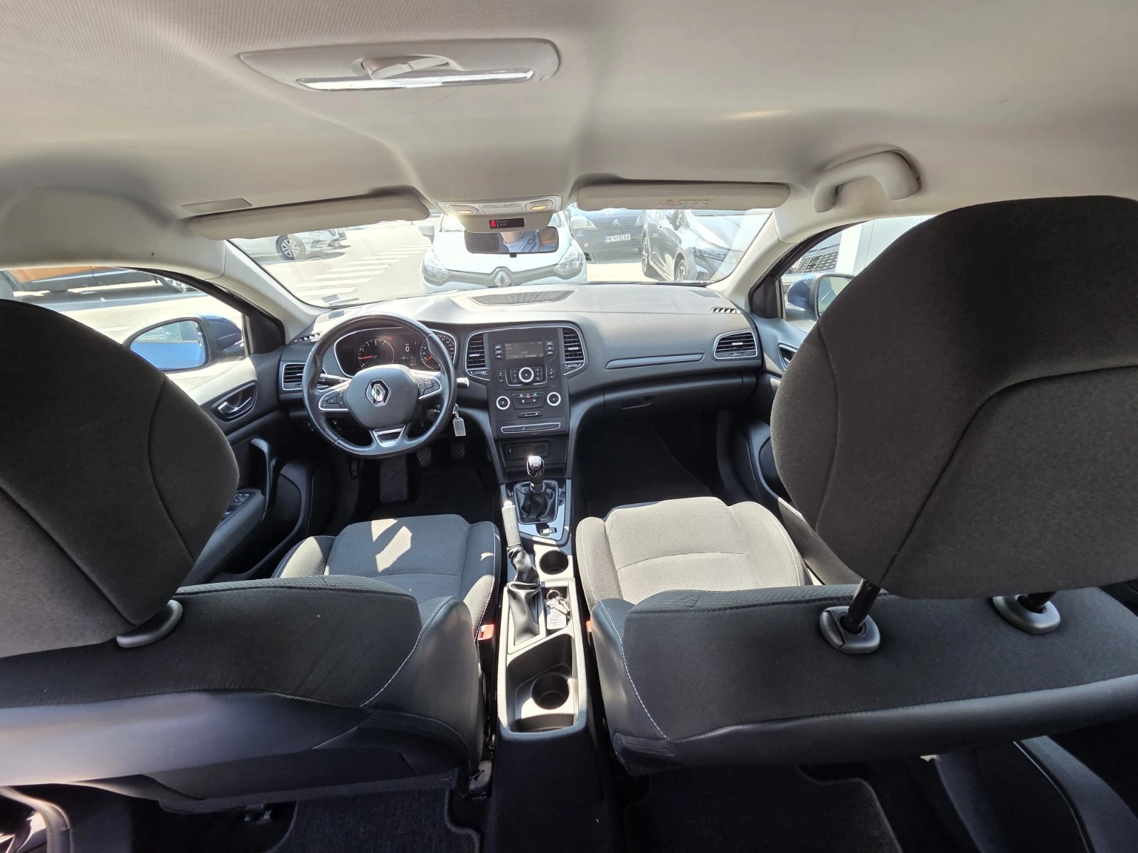 Renault Megane 1.3TCe/Sedan/140k.c., снимка 15 - Автомобили и джипове - 55707078