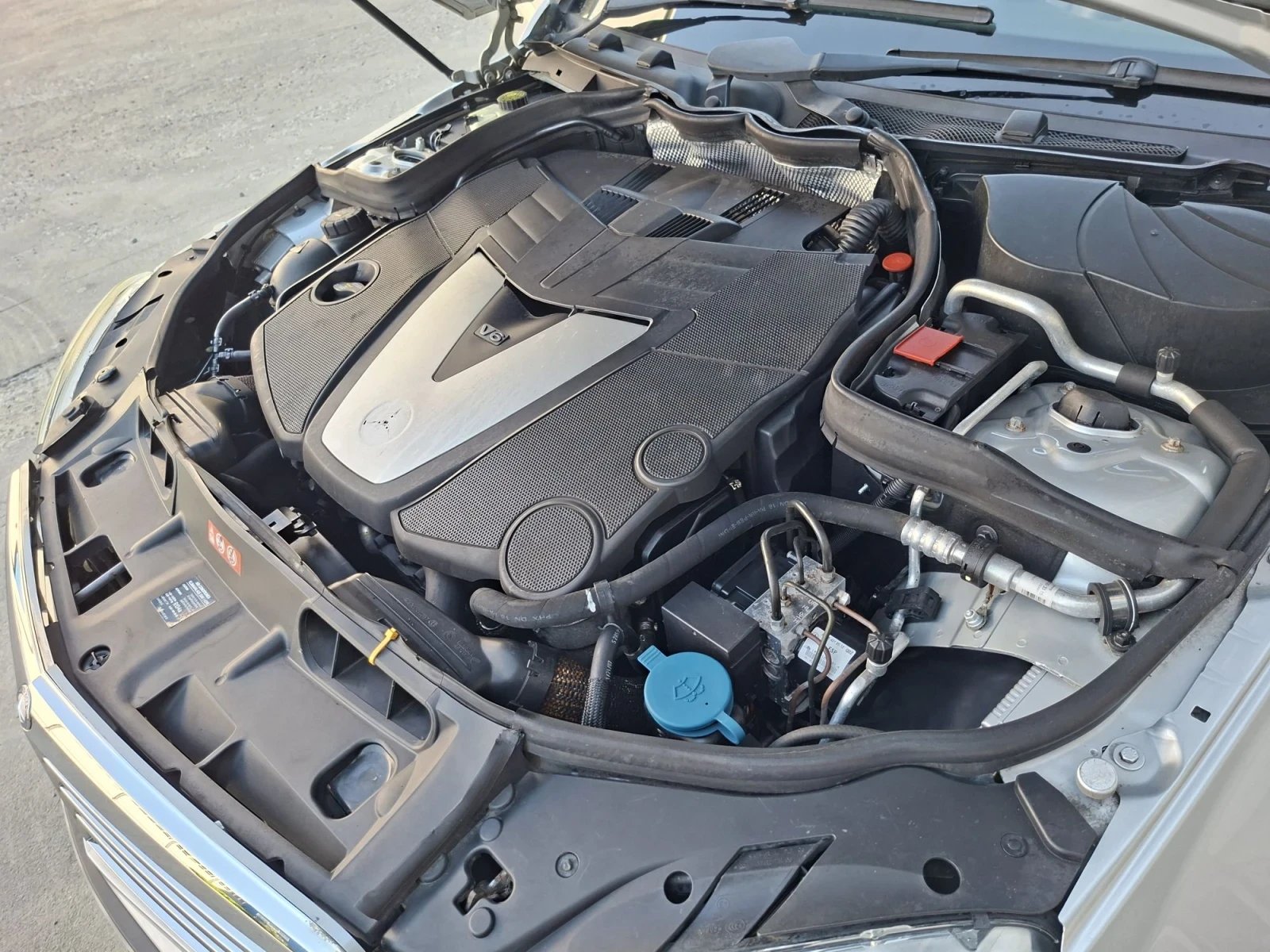 Mercedes-Benz C 320, снимка 12 - Автомобили и джипове - 55740146